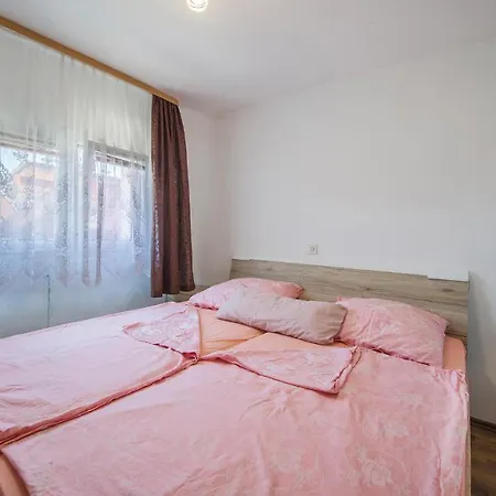 2 Bedroom Amazing In بيروغ