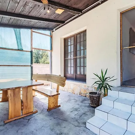2 Bedroom Amazing In דירה פרוי
