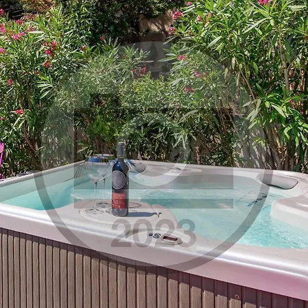 דירה 2 Bedroom Amazing In פרוי